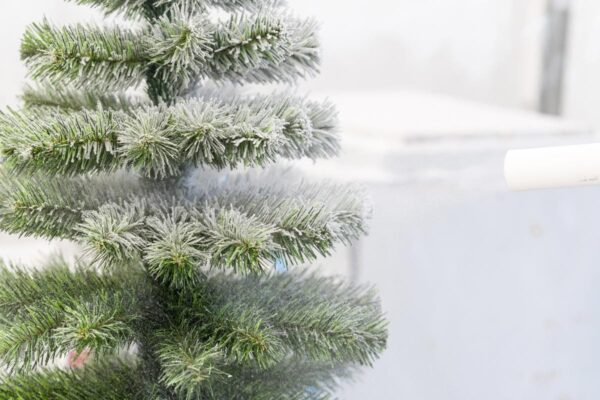 Choinka ośnieżona - sztuczna - cena - producent